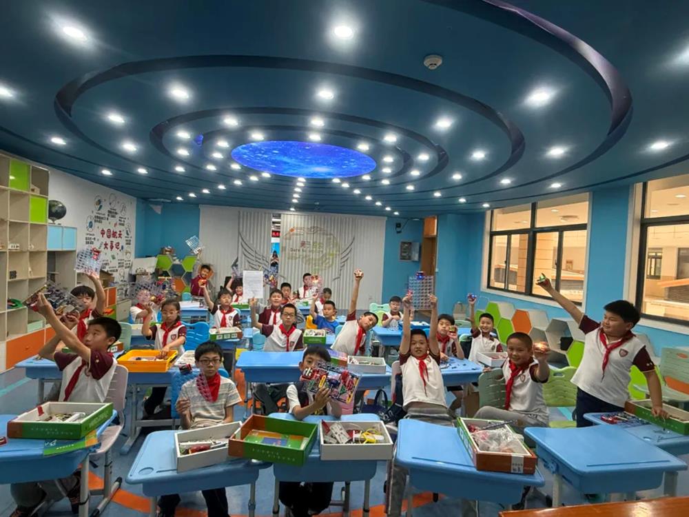 c988c971a1754196b5d1d2fa531f7fcc.jpg c988c971a1754196b5d1d2fa531f7fcc.jpg