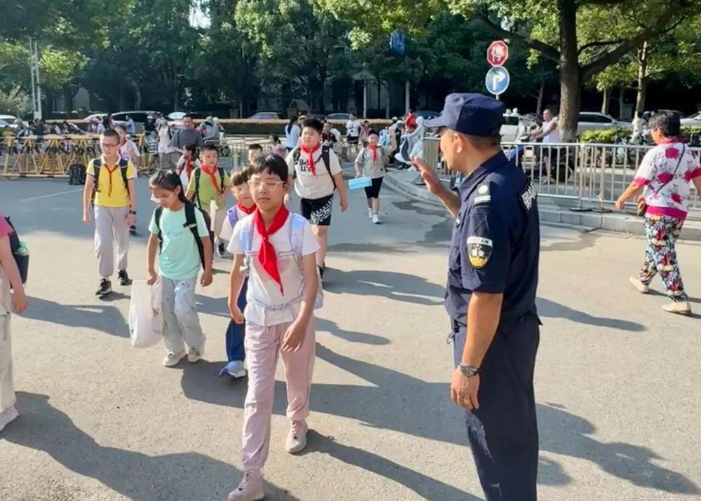 b373ba82369a403681a1a1177db7422b.jpg b373ba82369a403681a1a1177db7422b.jpg