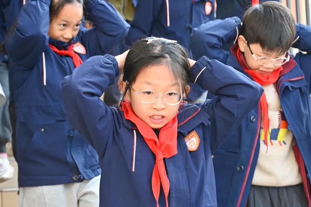 ee8266e7cd7a445a898bd578c121c6bb.jpg ee8266e7cd7a445a898bd578c121c6bb.jpg